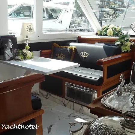 Maria Callas Yachthotel Botel Rotterdam