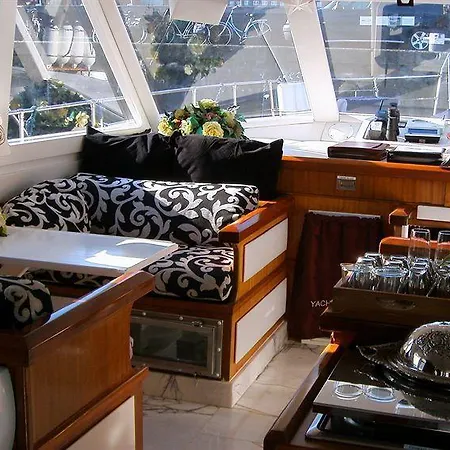 Botel Maria Callas Yachthotel