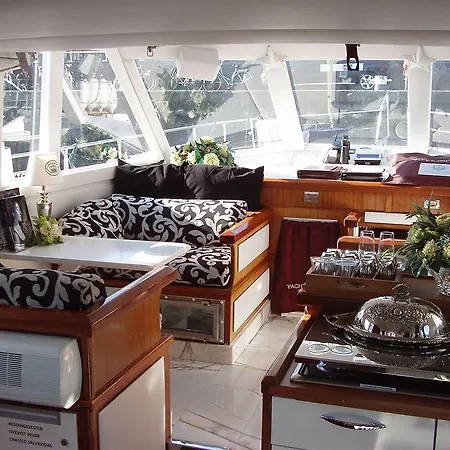 Botel Maria Callas Yachthotel 4*