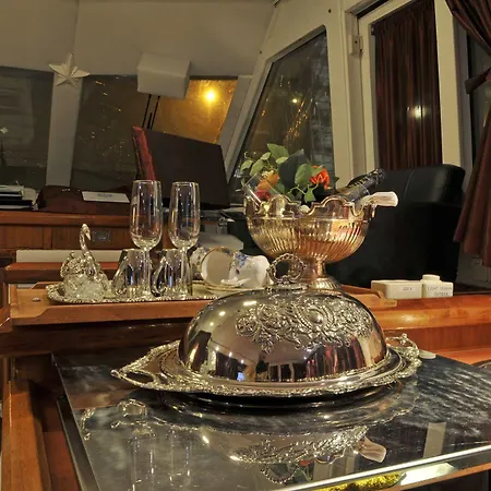 Botel Maria Callas Yachthotel