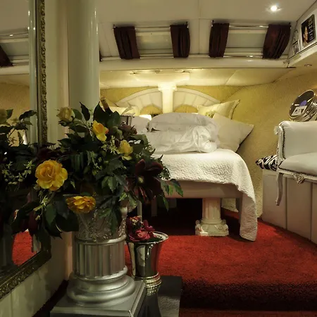 Botel Maria Callas Yachthotel 4*