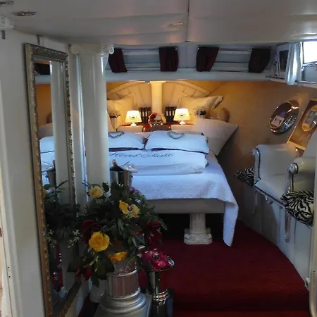 Maria Callas Yachthotel 4*